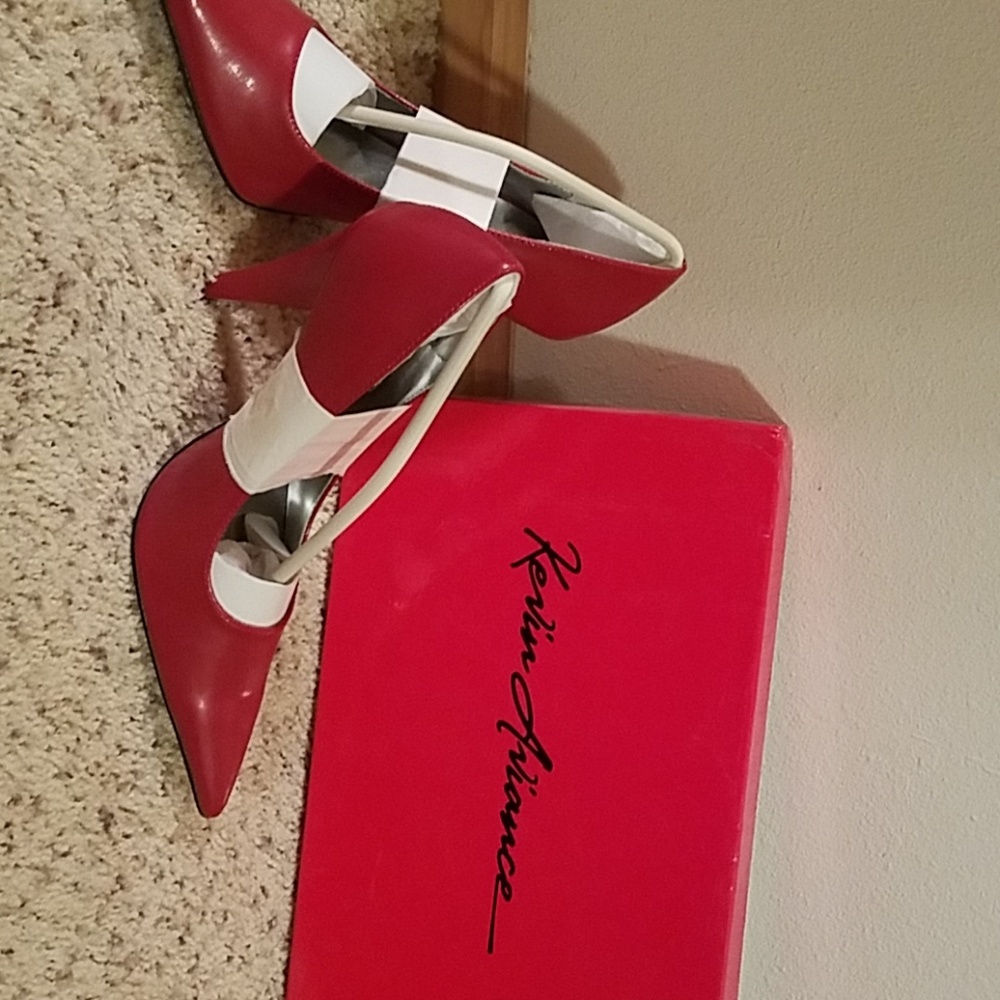 Red Pumps - Picture 2 of 3